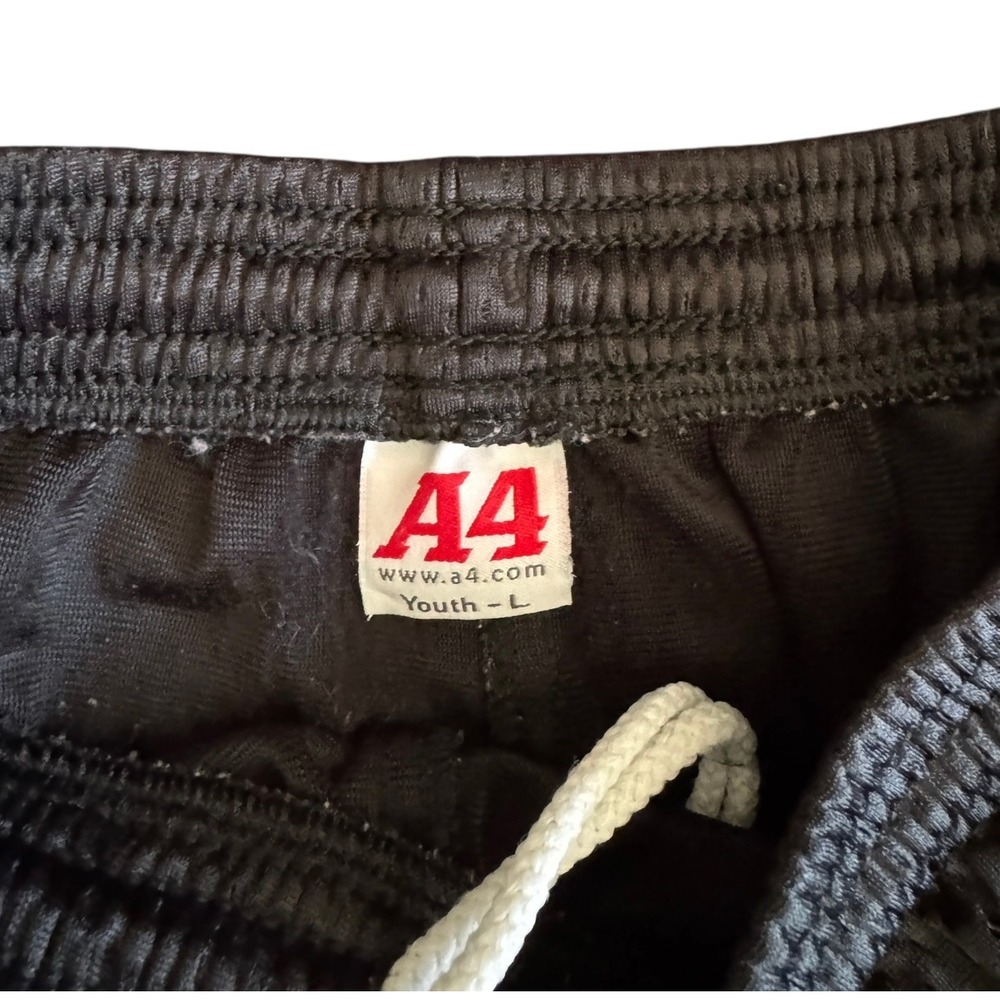 A4 Mesh Shorts Youth Large Black Excellent Athletic Gym Basketball Activewear - Picture 3 of 3